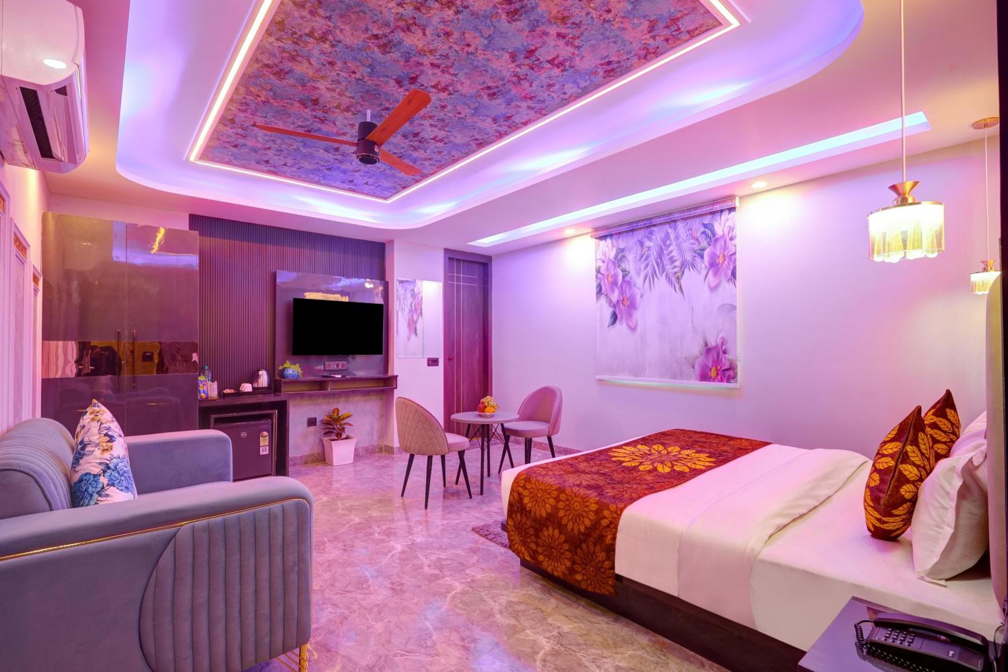 Hotel Armani Suites By Smart Group Ню Делхи Екстериор снимка